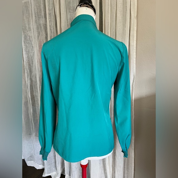 BodyCon Ruffle Blouse - Picture 3 of 4